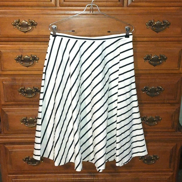 Ralph Lauren Dresses & Skirts - EUC Ralph Lauren Skirt Size 4